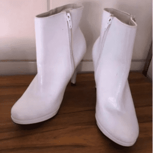 Bota branca de cano curto